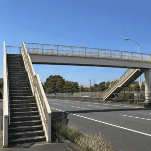 人行天桥　中国語　歩道橋