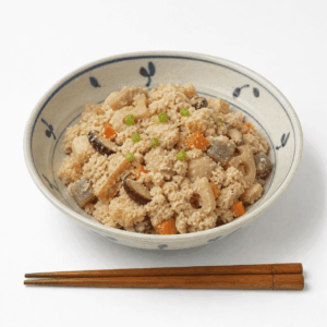 高野豆腐粉と野菜の煮物　こうやどうふことやさいのにもの
画像を見て覚える日本のグルメの画像です。上に表記した名前のグルメの画像です。この画像は、学習目的で使用されます。
